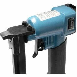 Güde KN 14 Druckluft Klammergerät IG 1/4" ( 40088 ) + 1800x Klammern + Öl + Schutzbrille + Koffer 4 Güde KN 14 Druckluft Klammergerät IG 1/4" ( 40088 ) + 1800x Klammern + Öl + Schutzbrille + Koffer -GüDE Geschäft 40027256 3